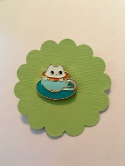 Cat-Puccino enamel pin