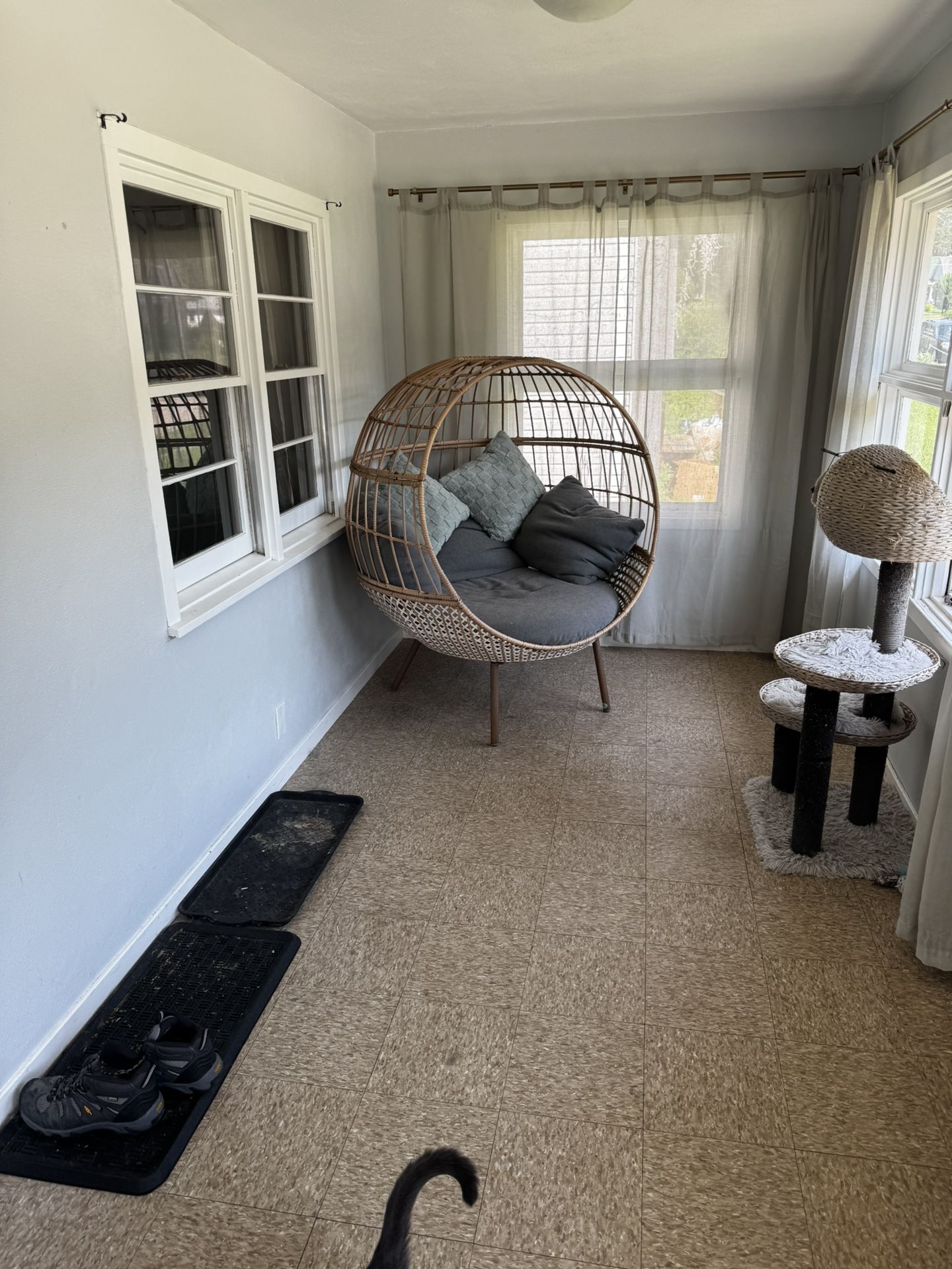 Metal-Framed Cozy Reading Chair