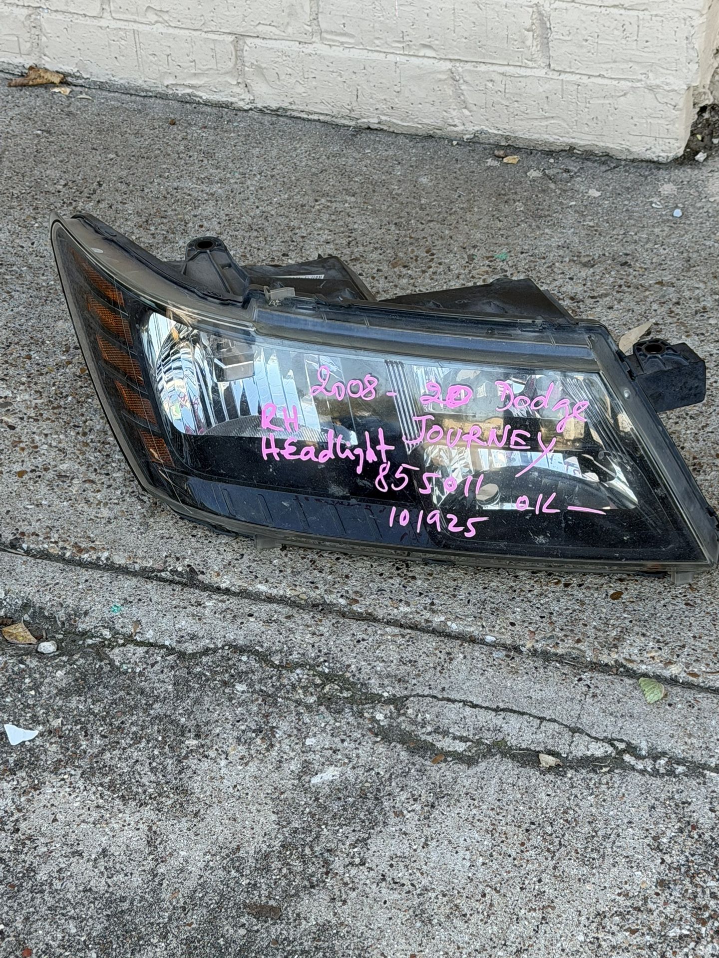 2008-20 Dodge Journey Right Headlight