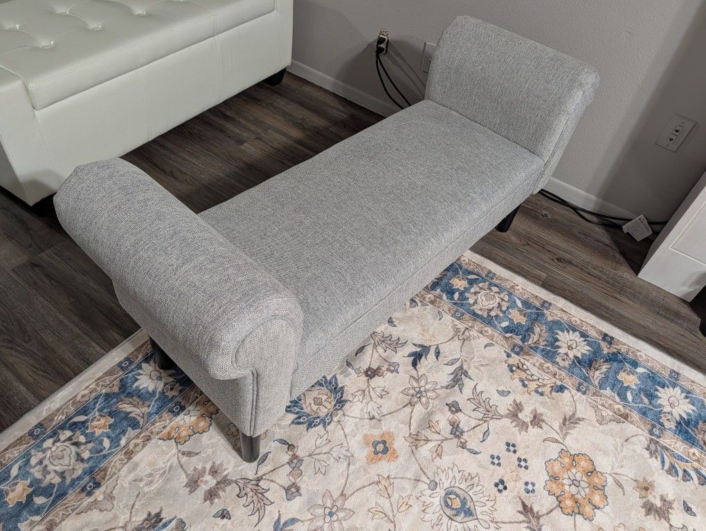 New Out Of Box!
Beautiful 🩶 Gray Seat Accent Bench