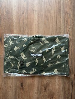Supreme Box Logo Hooded Sweatshirt (FW21)