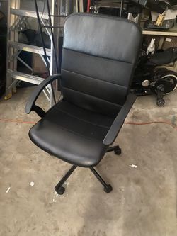 OFFICE CHAIR