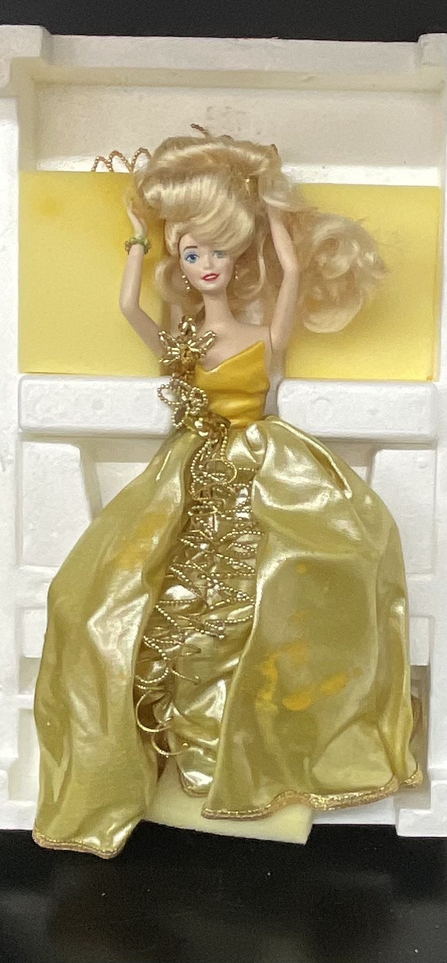 The Gold And Silver Porcelain Barbie Set      Vintage 1993
