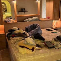 King Bed With Bookshelf W Dresser