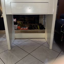 White DESK $10 GOOD Condition 
