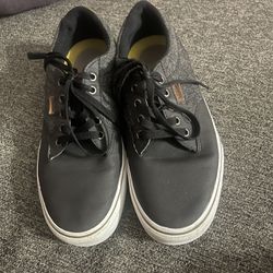 Size 9 vans off-the-wall, black, leather, tennis shoe