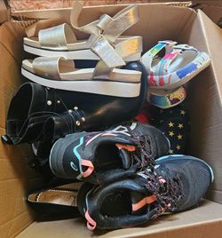 10+ Pairs of Women's Shoes - Sizes 8-9