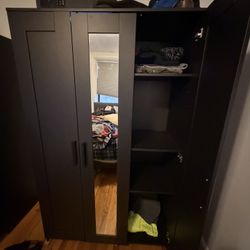 Two Closets 