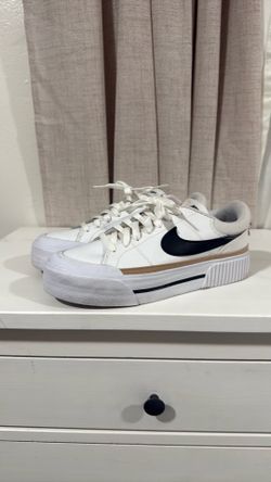 Nike shoes size 8