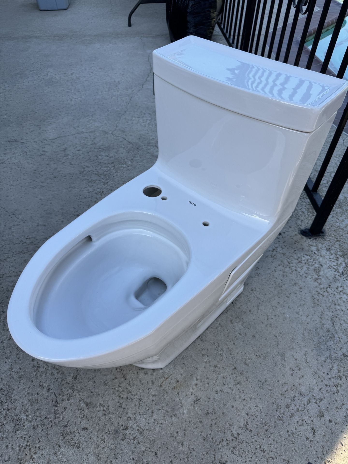 TOTO Legato One-Piece Toilet (Washlet Connection)
