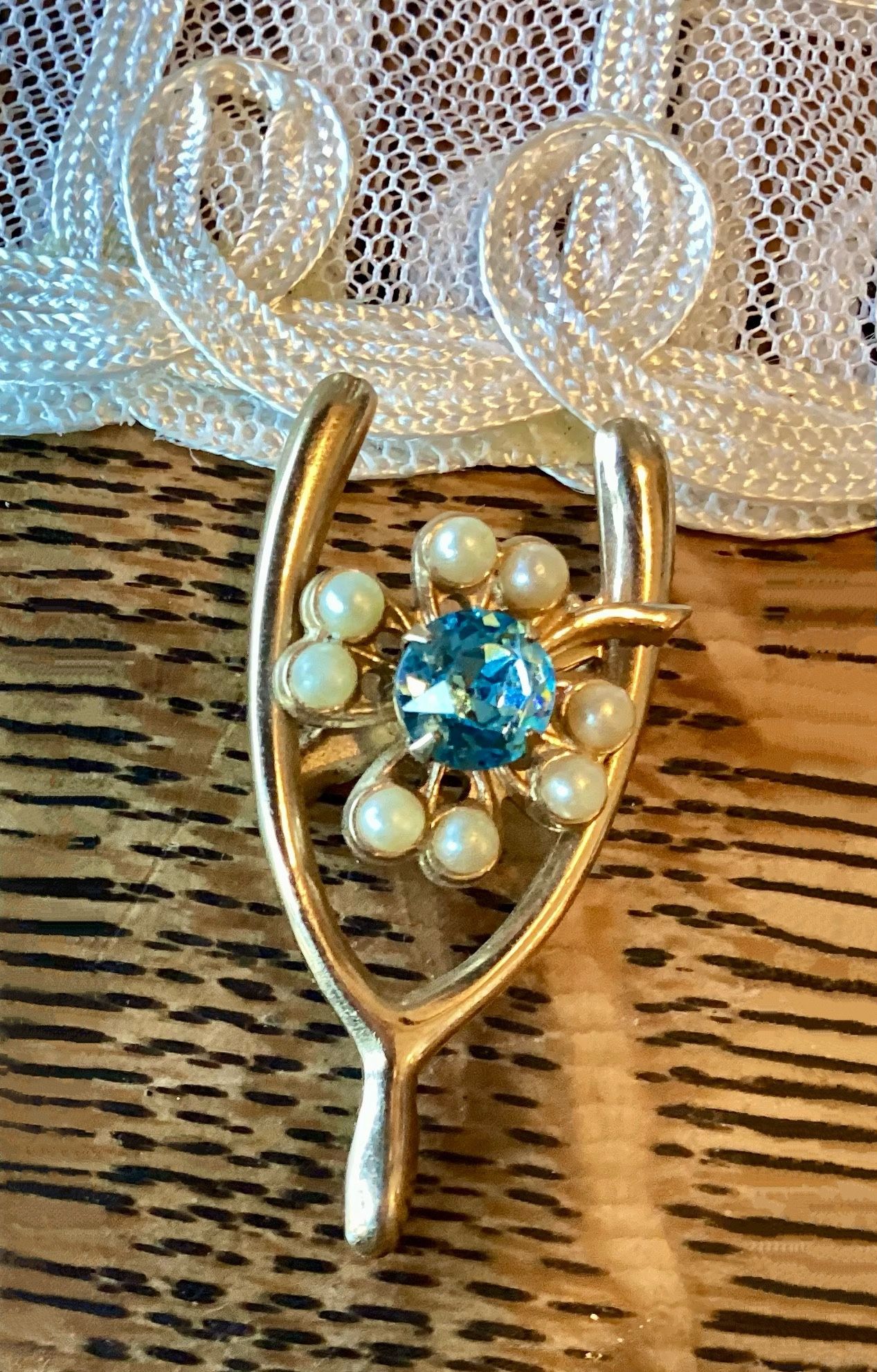 Vtg Good Luck, wishbone/Horseshoe Faux Pearl/Blue Rhines Brooch