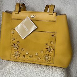YELLOW MICHAEL KORS SHOULDER BAG