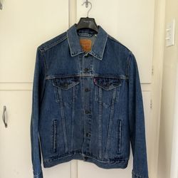 Levi’s Denim Jacket Dark Blue Size Medium Mint Condition Worn A Few Times