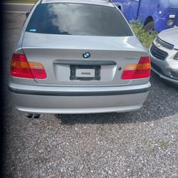 2002 BMW 325I 