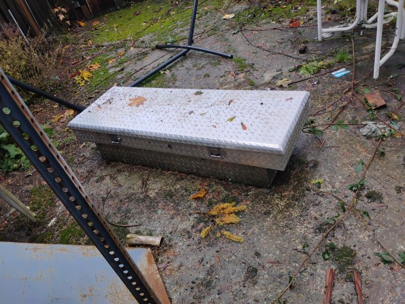 Diamond Plate Truck Tool Box