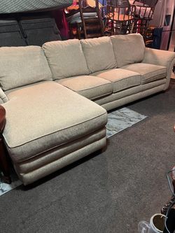 Couch Bassett Furniture