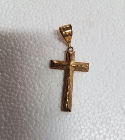 Used 14kt Gold Cross Pendant; Great Condition