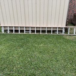 32’ Fiberglass Ladder 
