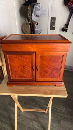 Jewelry box
