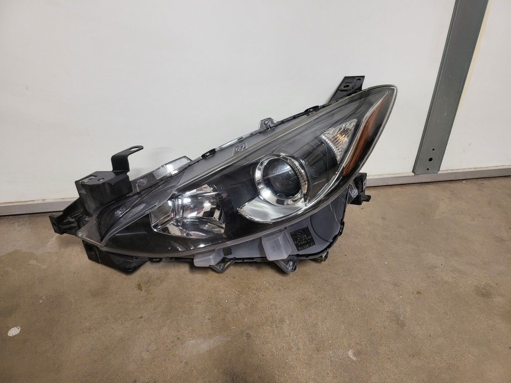 2014 2015 2016 Mazda 3 Headlight Halogen Oem Driver Side