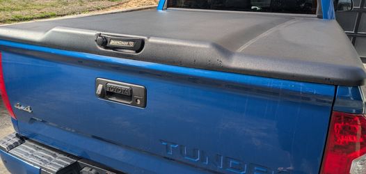 UnderCover Elite Tonneau Cover, Toyota Tundra