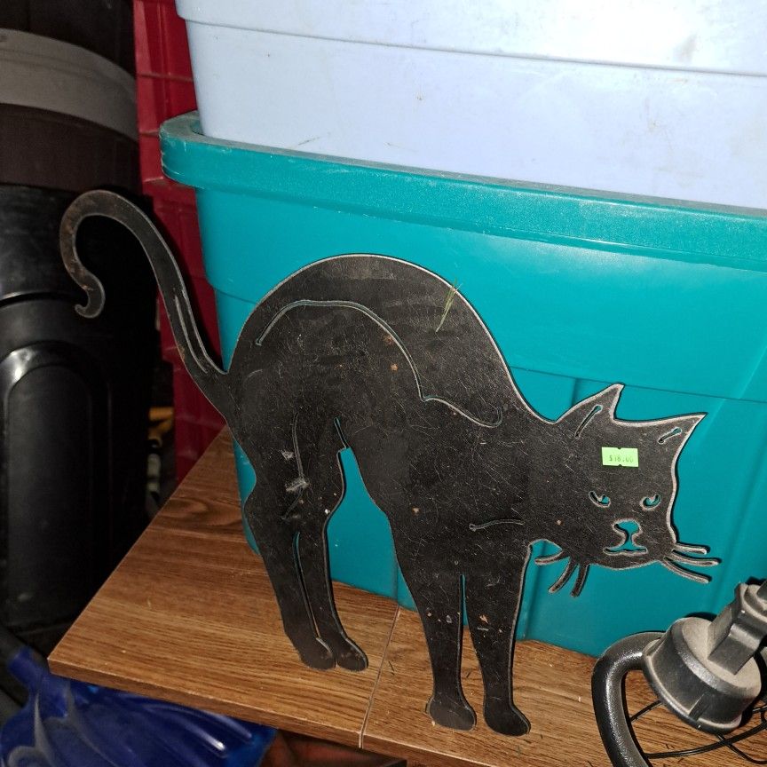 Metal Cat Decor