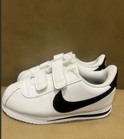 and black Nike Cortez Basic children's sneakers