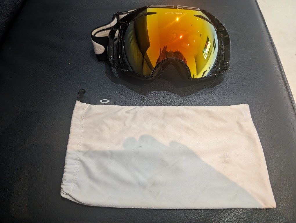 Oakley Airbrake Fire Iridium Snow  Goggles 