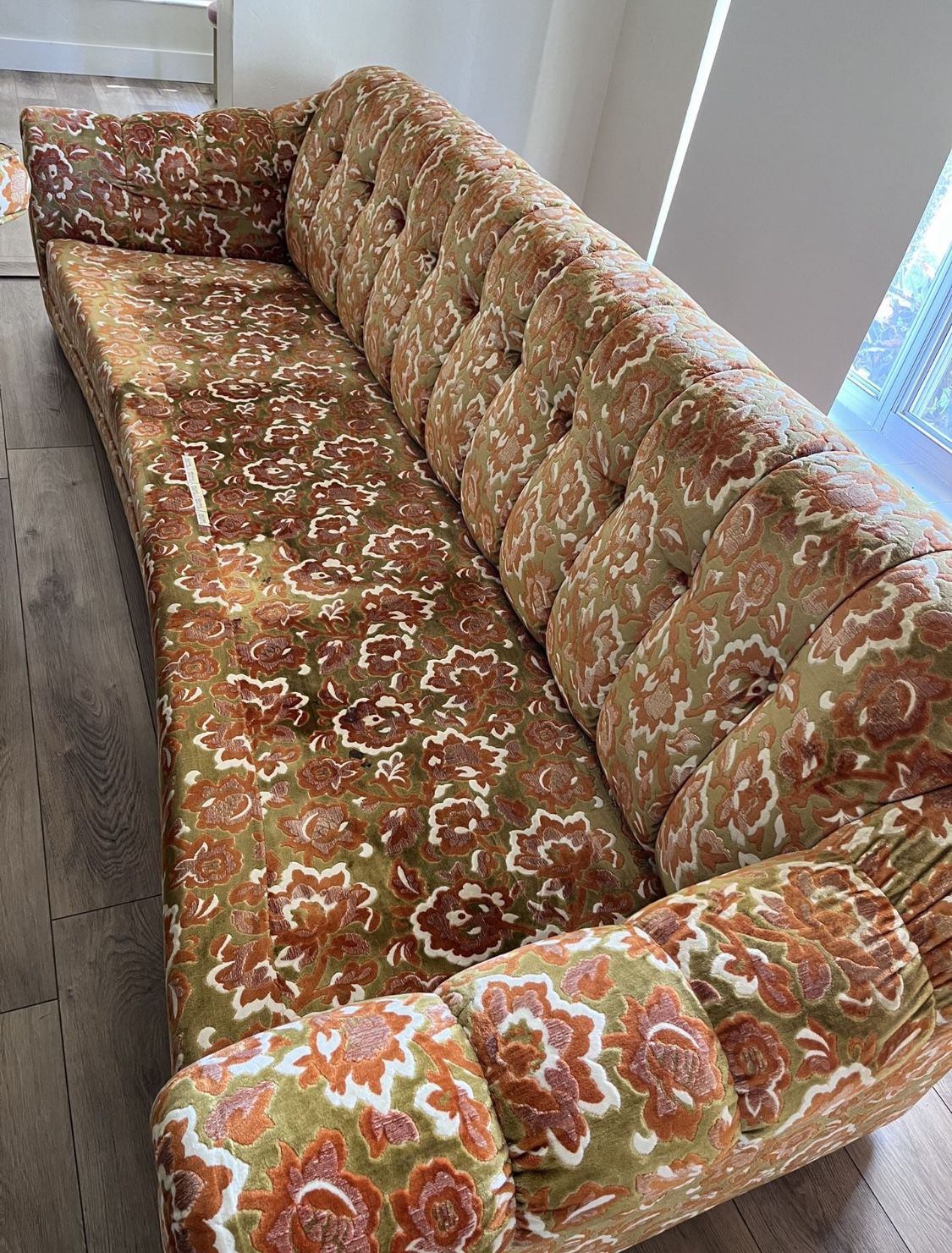 Vintage 70’s floral Couch
