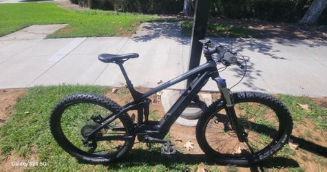 2018 Trek Powerfly Electric Mountain Bike- like new