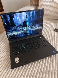 Alienware M18 RTX 4090 Gaming Laptop