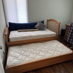 FREE Twin size trundle bed and mattresses
