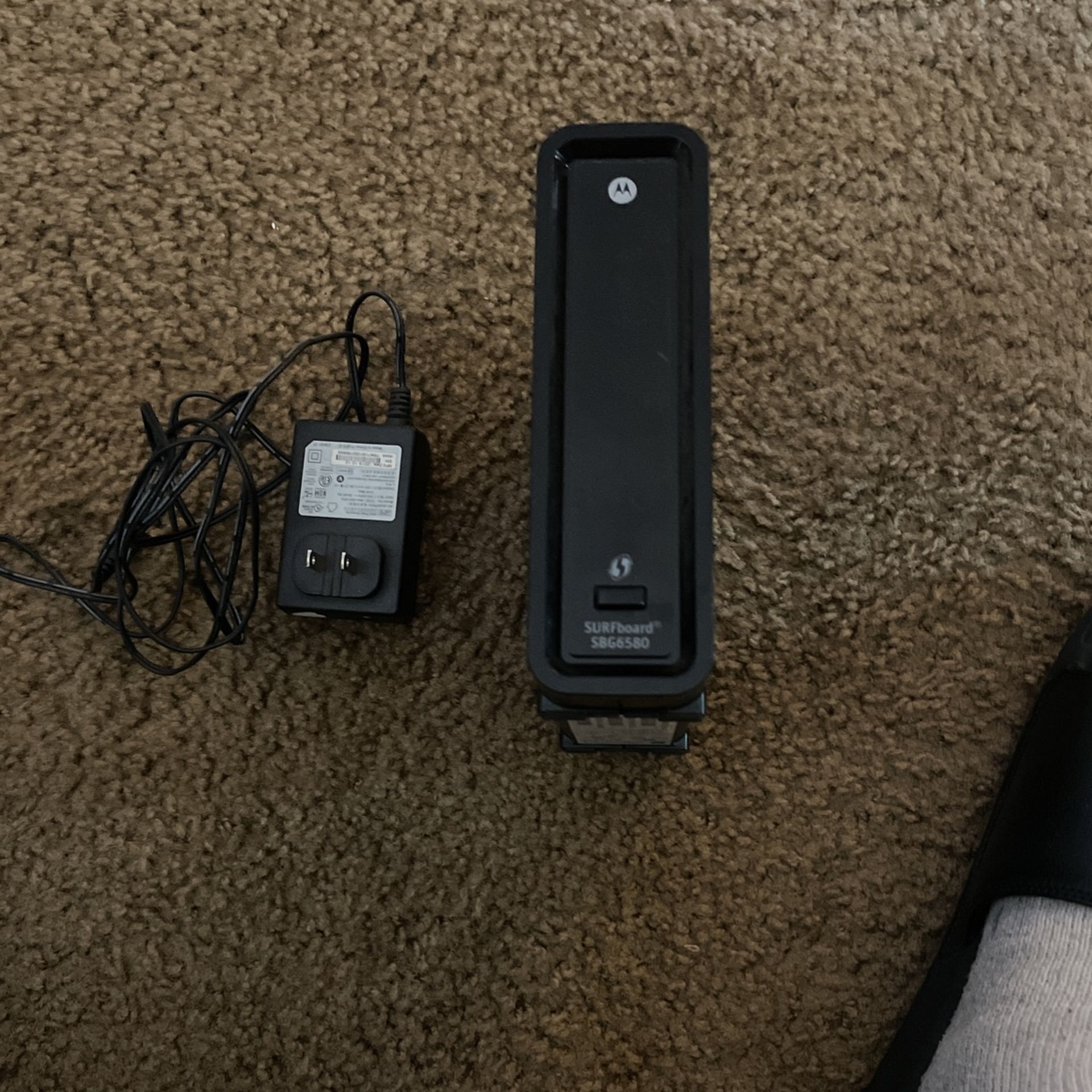 Motorola Wi-Fi Modem  AnD Router Surfboard Sb6580