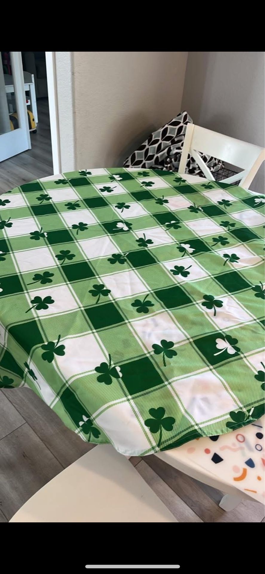 60” Round Tablecloth