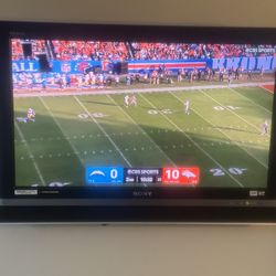 Sony 32” XBR LCD Digital Color TV