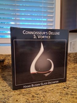 Brand New Connoisseur’s Deluxe Il Vortice Hand-Blown Glass Decanter