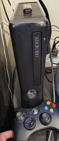Xbox 360 & 20 GAMES