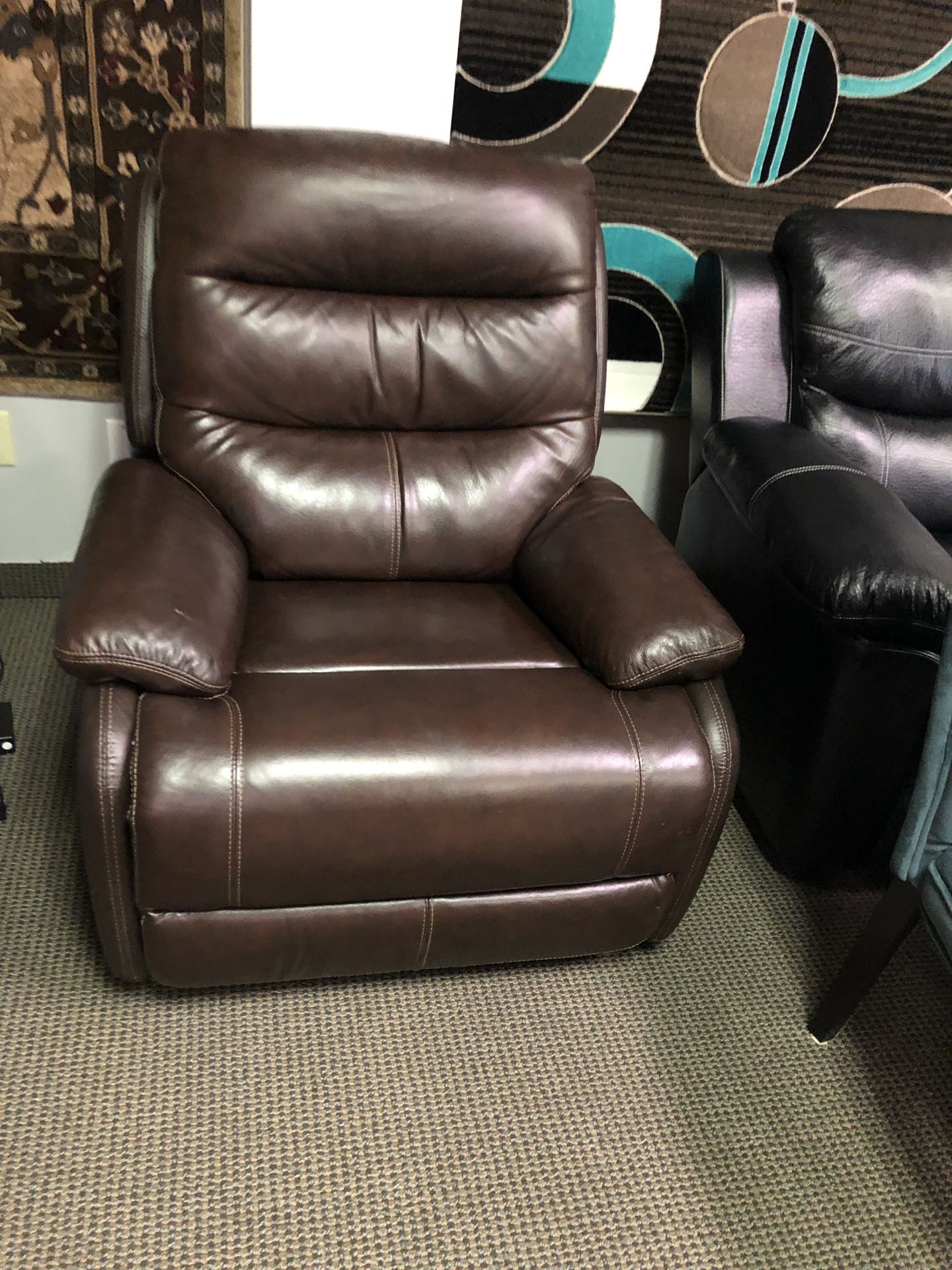Power head rest/recliner leather chair
