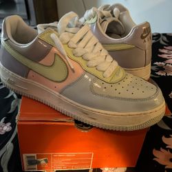 NIKE AIR FORCE 1