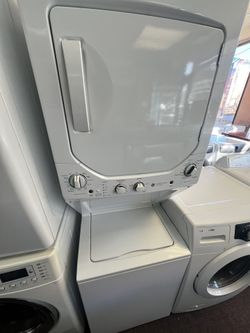 Ge Stackable  Washer Dryer 