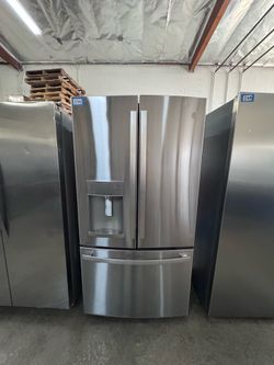 GE 28cu French Door Fridge (GFE28GYNFS) — $1,400 | Retail $3,500 | San Fernando