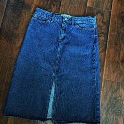 Women’s GAP JEANS Navy Blue Knee Length Skirt w/Slit, Size 6
