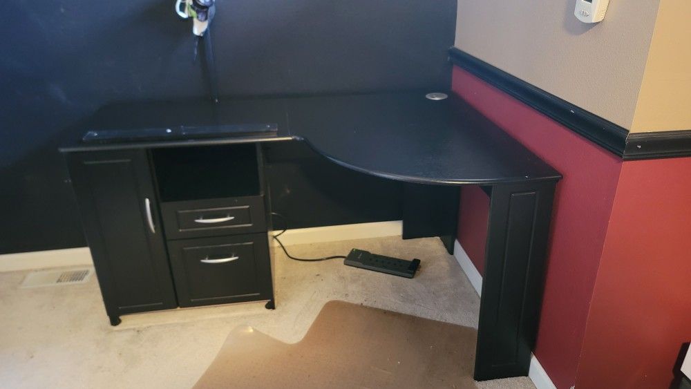 Corner Desk