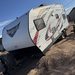 Camping Tráiler (toy Hauler)