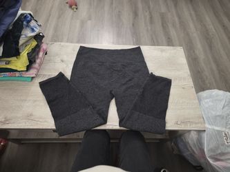 Women's Gray Capri Leggings