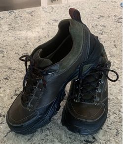 Ahnu Men’s Hiking Boots - Size 10 - Like New!!