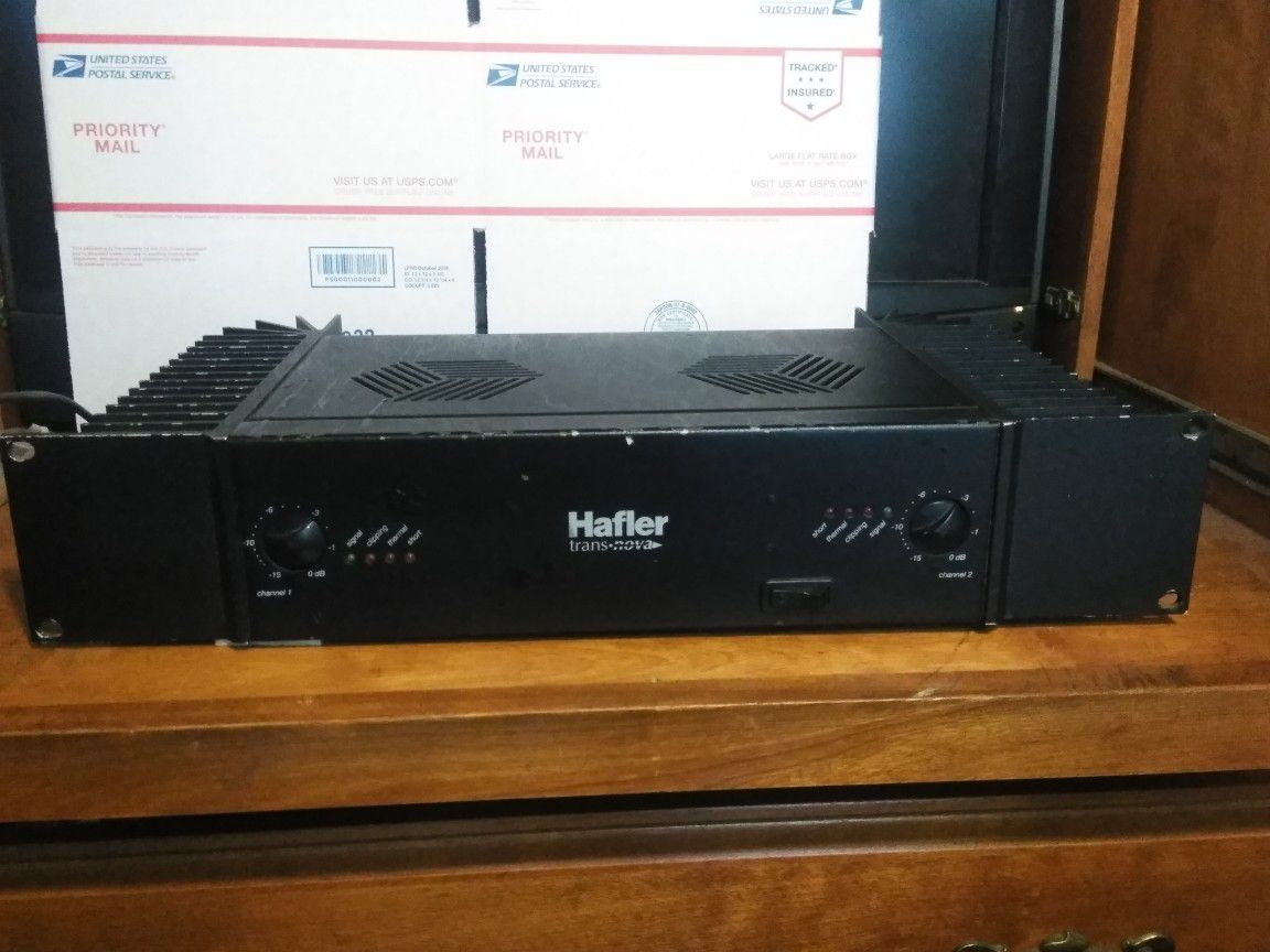 Hafler P3000 Transnova Stereo Power Amplifier