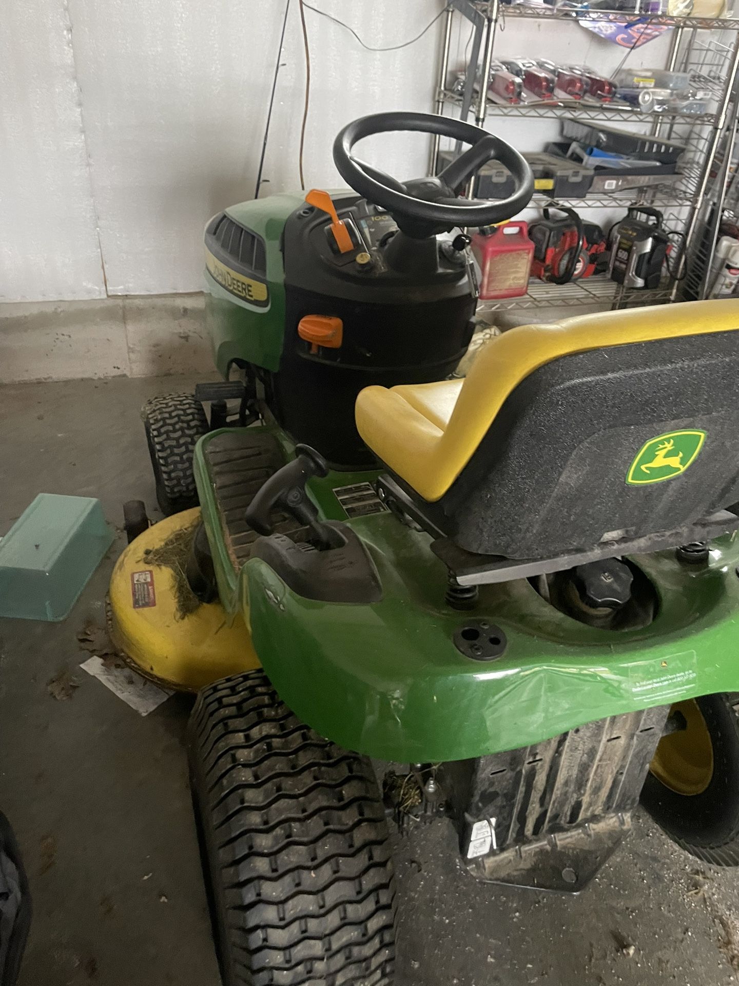 John Deere E100