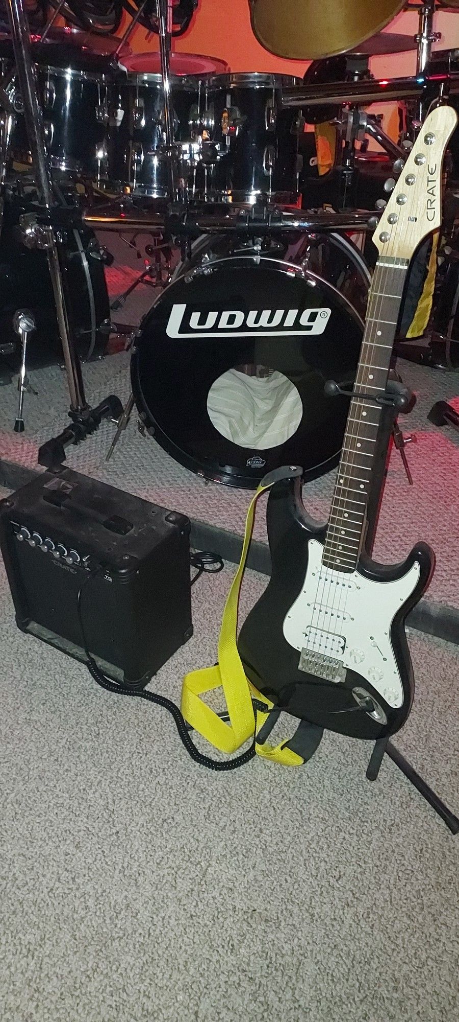 Crate Guitar And Amp