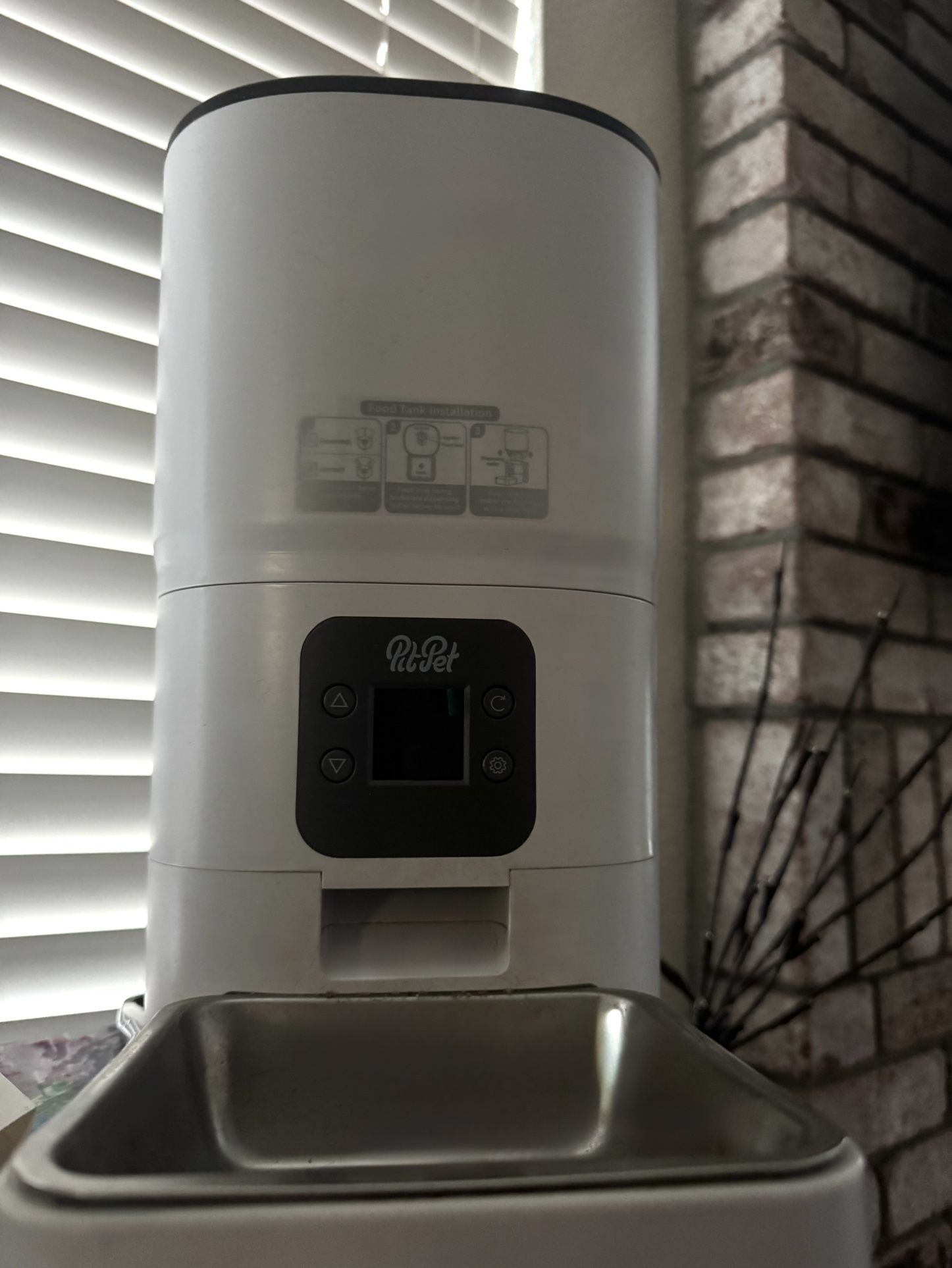 Automatic Pet Food Dispenser 